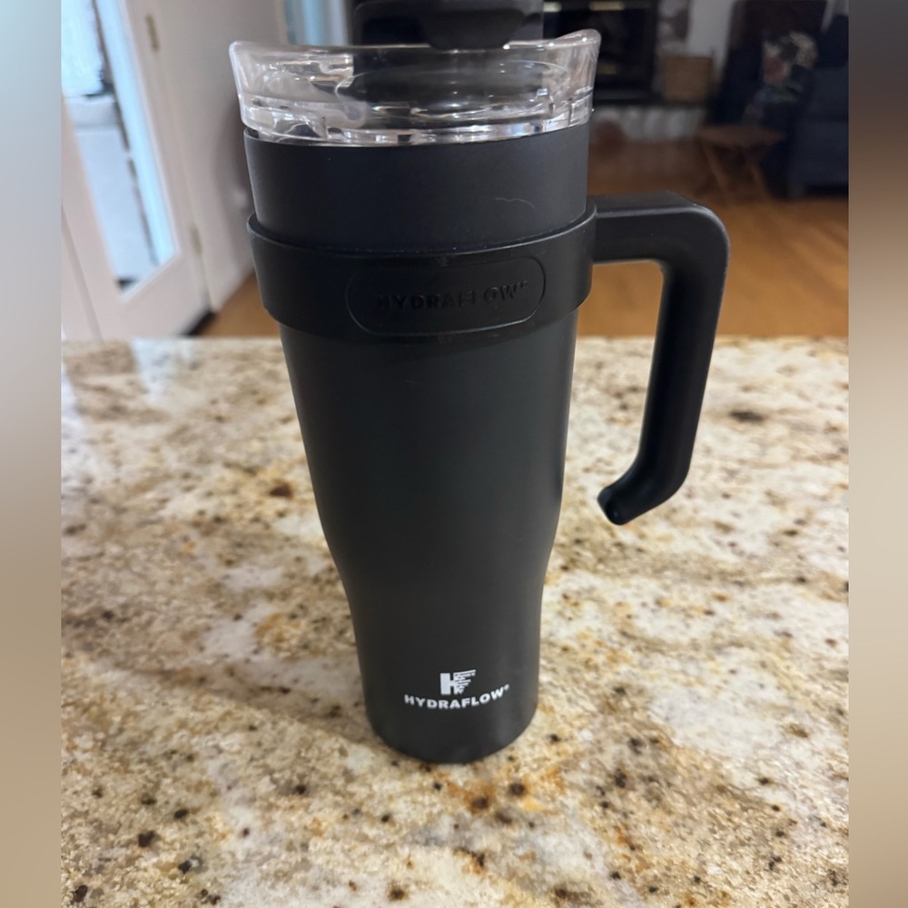 Hydraflow Black Tumbler 40oz